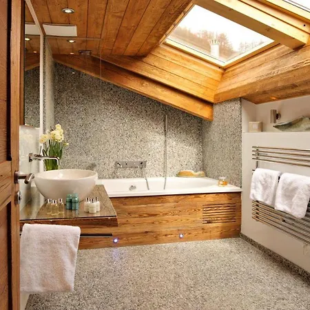 Panorama Chalet With Views To The Glaciers And The Dom Holiday home *